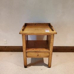 WOOD NIGHTSTAND 