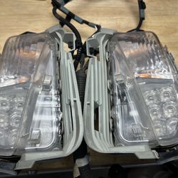 2013-2015 Toyota Prius Fog Light Set in perfect condition. 