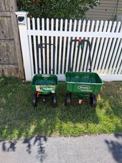 scotts spreaders one mini with edge guard other oversized $20 each