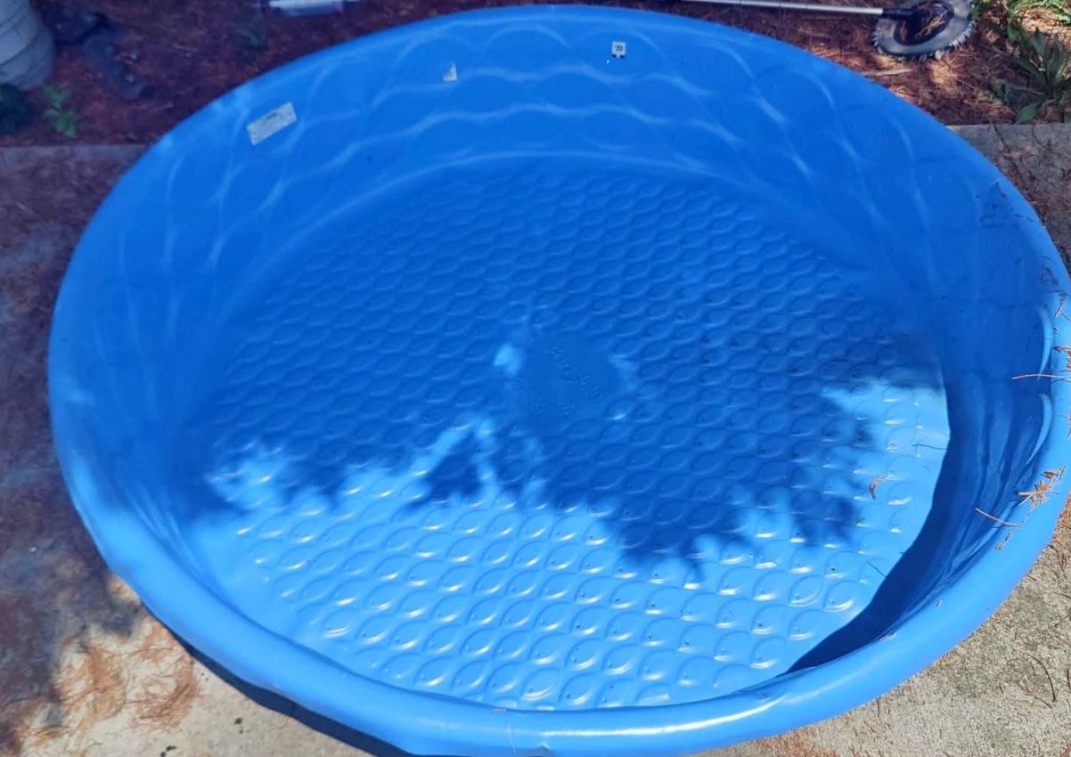 2 Small Kiddie Pools 8 Dollars Each