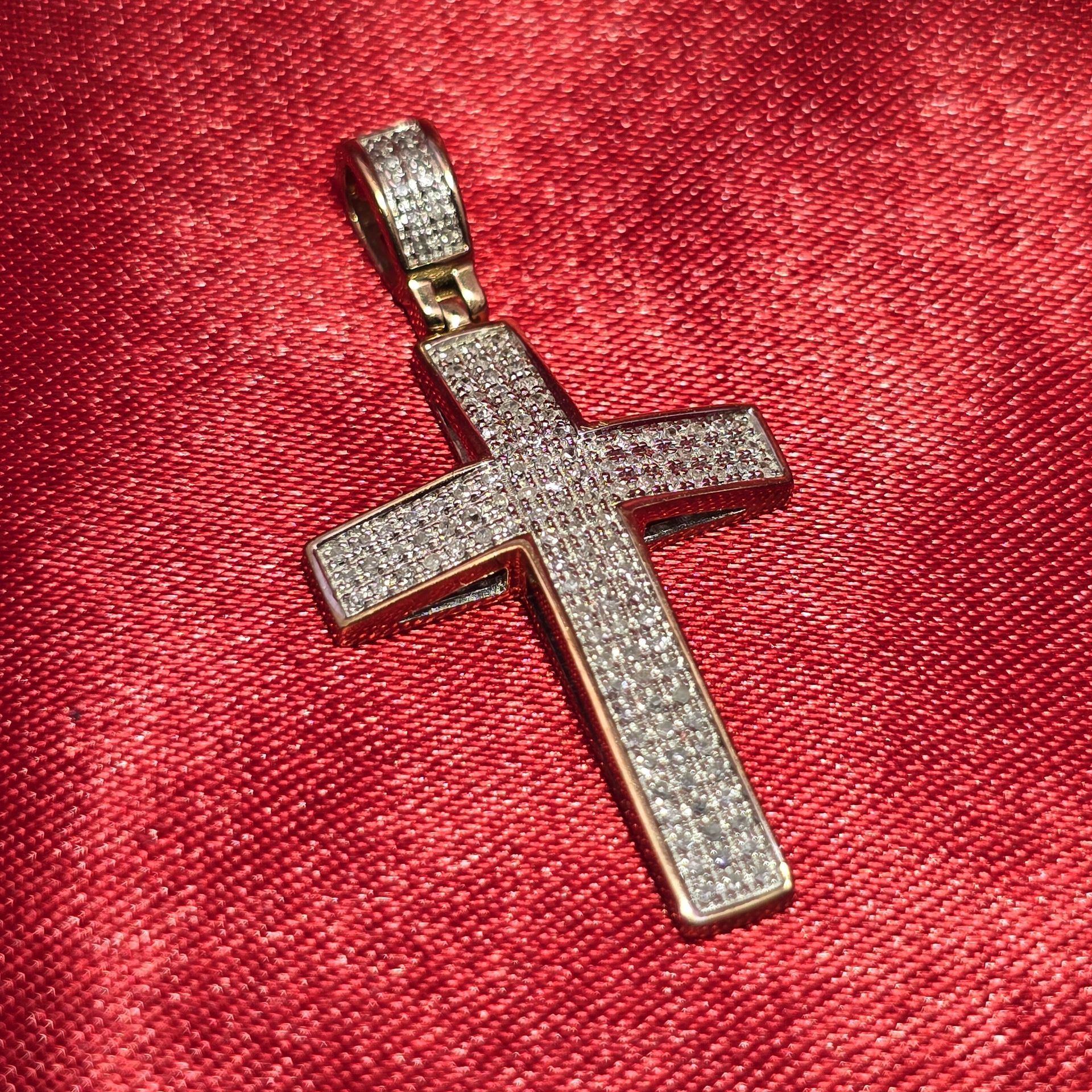 10k Yellow Gold Diamond Round Cut Cross 0.25 ctw
