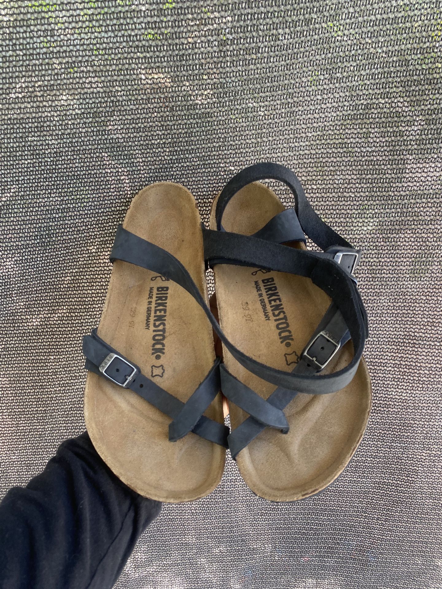 Birkenstock Yara Oiled Leather black