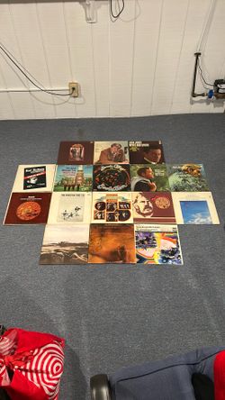 Vintage Vinyl Records (16) - Rod McKuen, The Moody Blues, Glen Campbell Etc