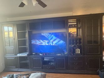 Entertainment center