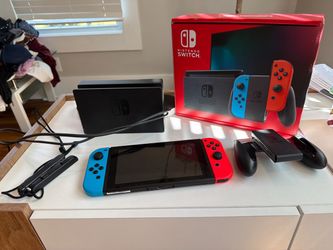 Nintendo Switch Console Set (Neon Blue & Red) – Complete in Box!