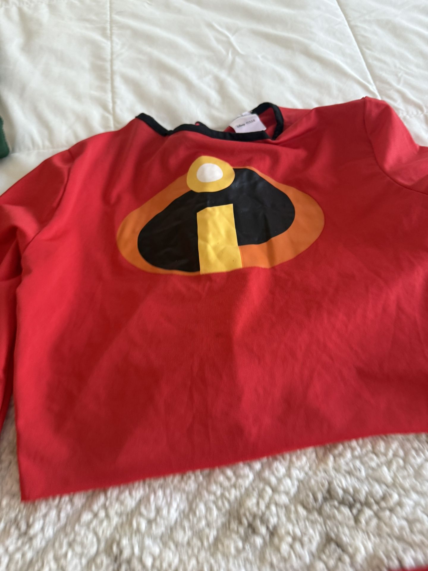 Increables Costume Adult Small Size $15.00  