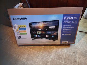 Samsung 40in  smart TV w remote