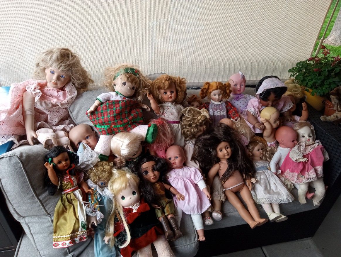 Random Dolls