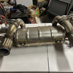 Lamborghini Huracan EVO / STO OEM Exhaust Muffler 4T0251051G