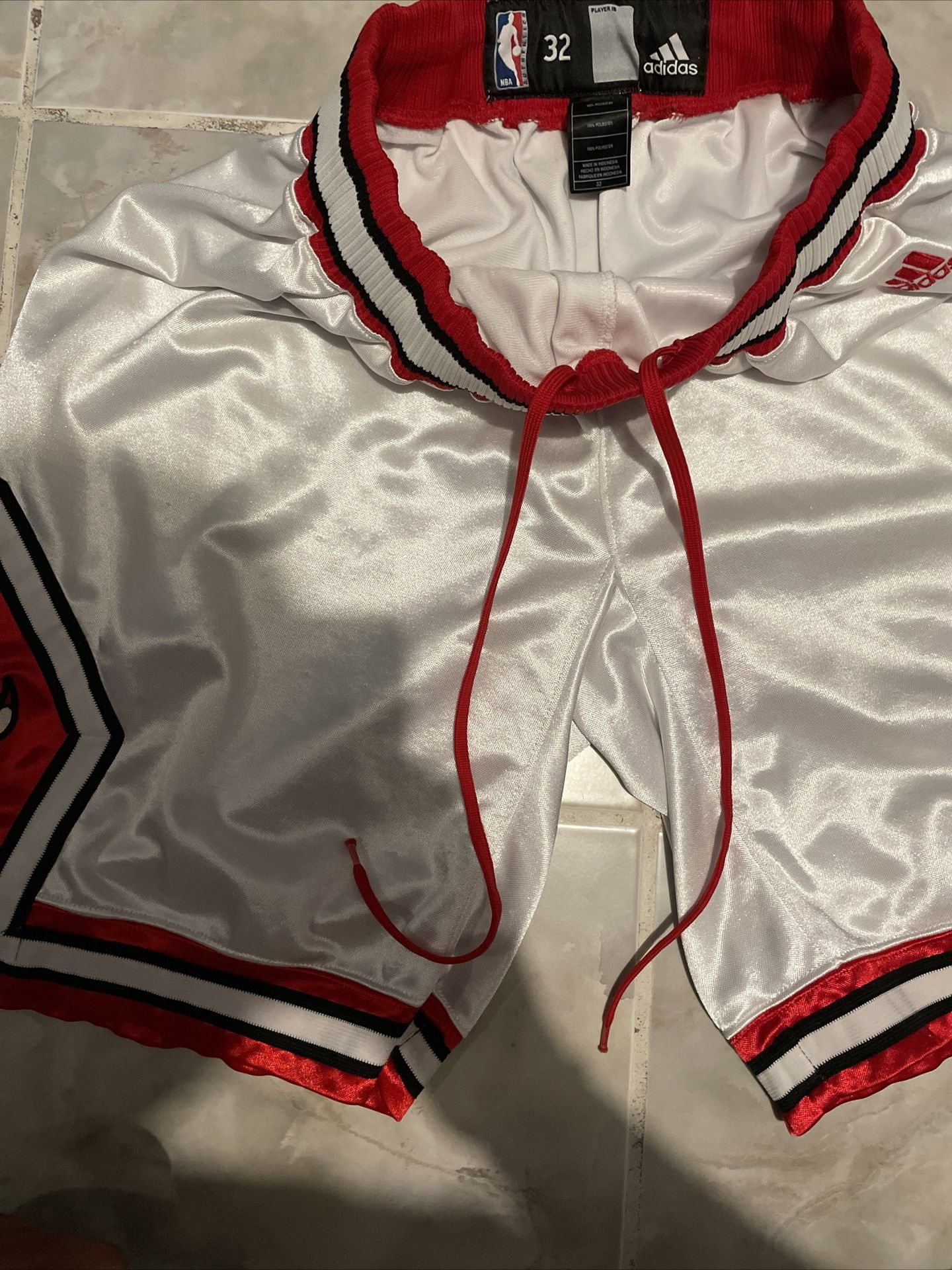 Adidas Chicago Bulls Game Worn Issued Shorts White Uniform NBA Size 32  & Accessories