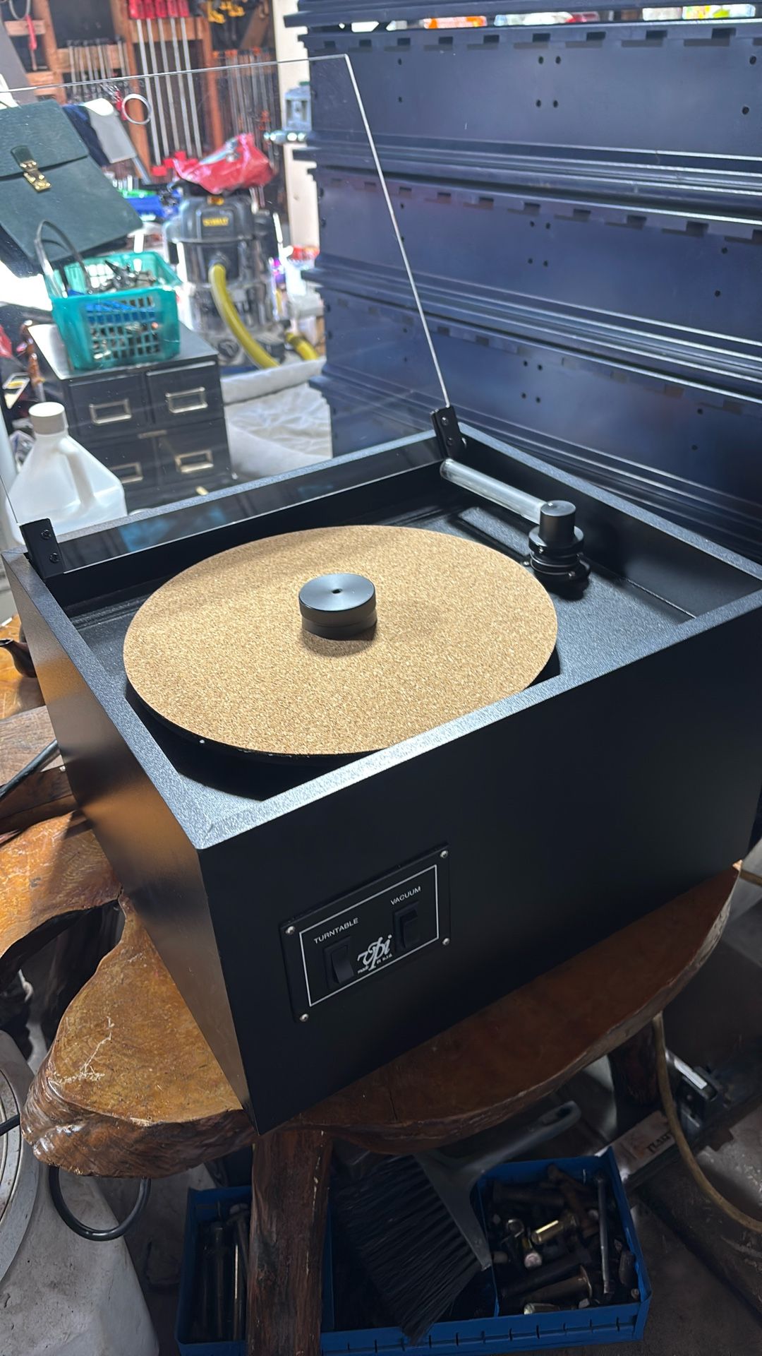 VPI HW16.5 Vinyl Record Cleaner