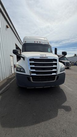 2020 Freightliner Cascadia