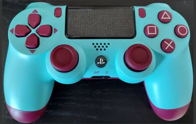 DualShock 4 wireless controller for Sony PlayStation 4 (PS4)