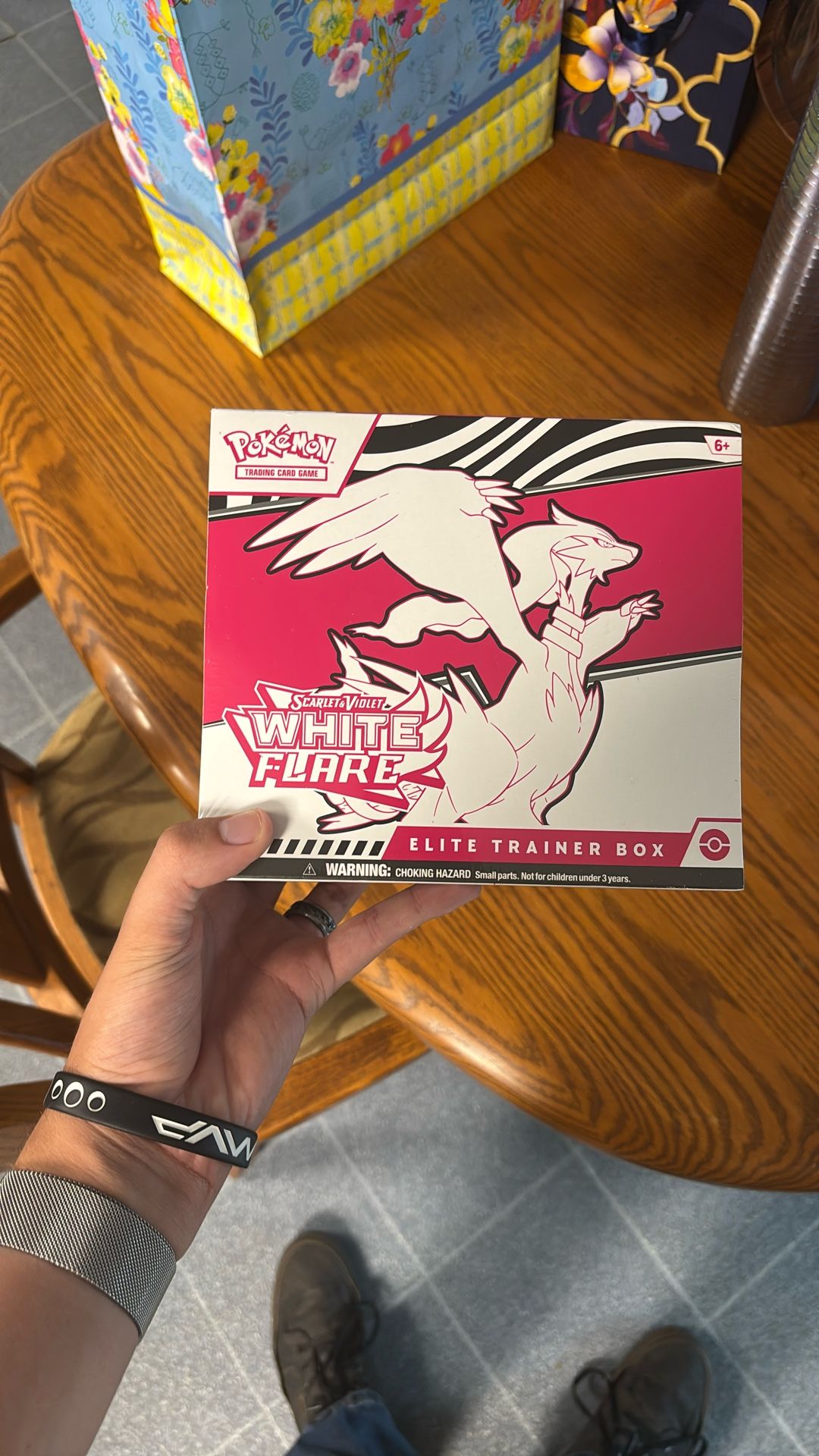 Pokemon TCG Scarlet & Violet 10.5 White Flare Elite Trainer Box