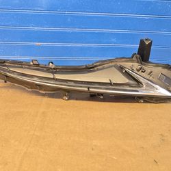 Lexus is 2017 2018 2019 running light DRL