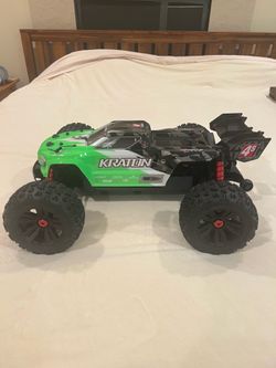 Arrma Kraton V2 BLX 4S bashers x2