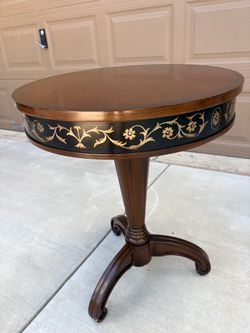 Round Pedestal Accent Table with Floral Detail