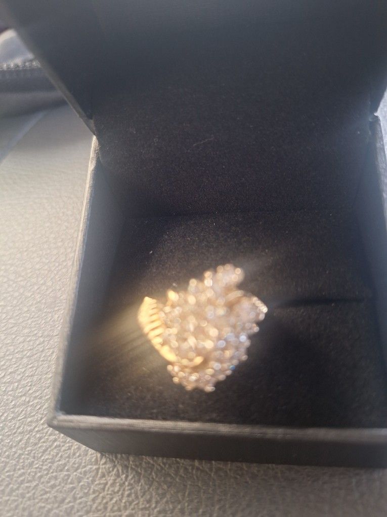 14KT YELLOW GOLD REAL DIAMONDS RING LADIES SIZE 9