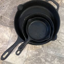 Set Of cast Iron Pans 