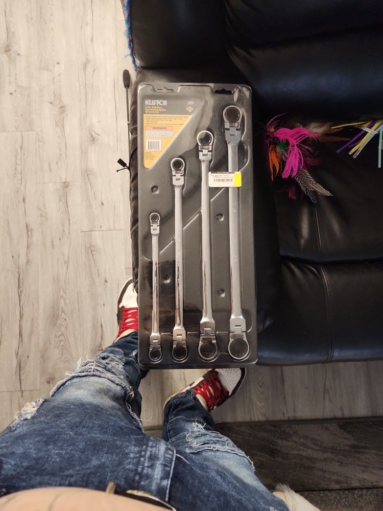 Klutch 4 PC. Flex Ratcheting spline wrench set