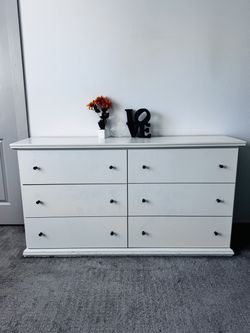 Large White 6-Drawer Dresser