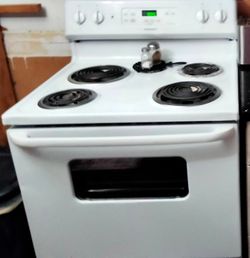 Must Go Electric Stove WORKS GREAT!