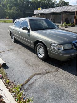 2000 Ford Crown Victoria