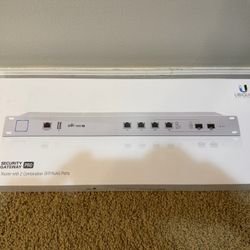 UniFi Security Gateway Pro 4 & Cloud Key