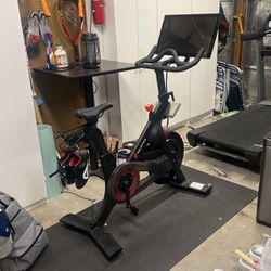Peloton Bike Great Condition Works Perfectly