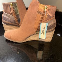 Toms Sadie Boots Brown Suede & Plaid Ankle Wedges Comfort Shoes size 10 Bootie