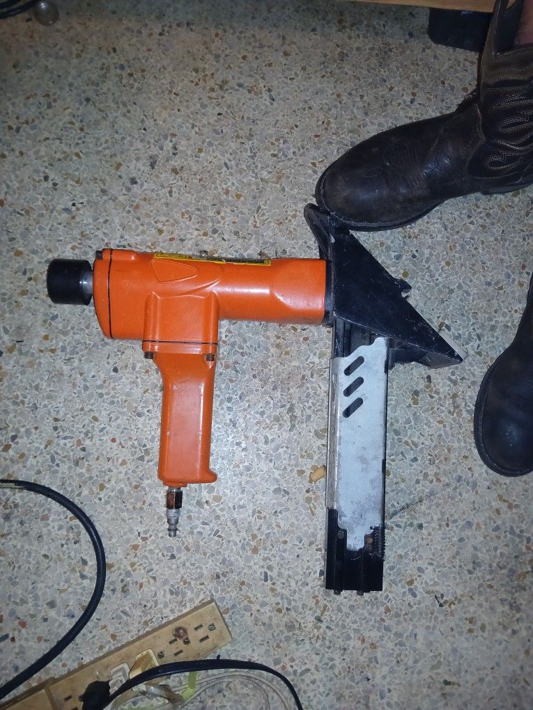 Floor Nailer