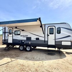 2018 30FT KEYSTONE 1 SlideOut