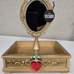 Evil Queen Light Up Beauty Tray