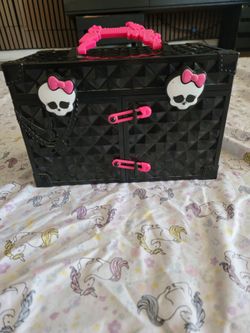 Monster high makeup box