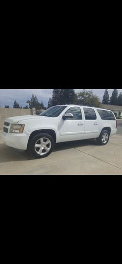 2007 Chevy suburban LTZ AWD