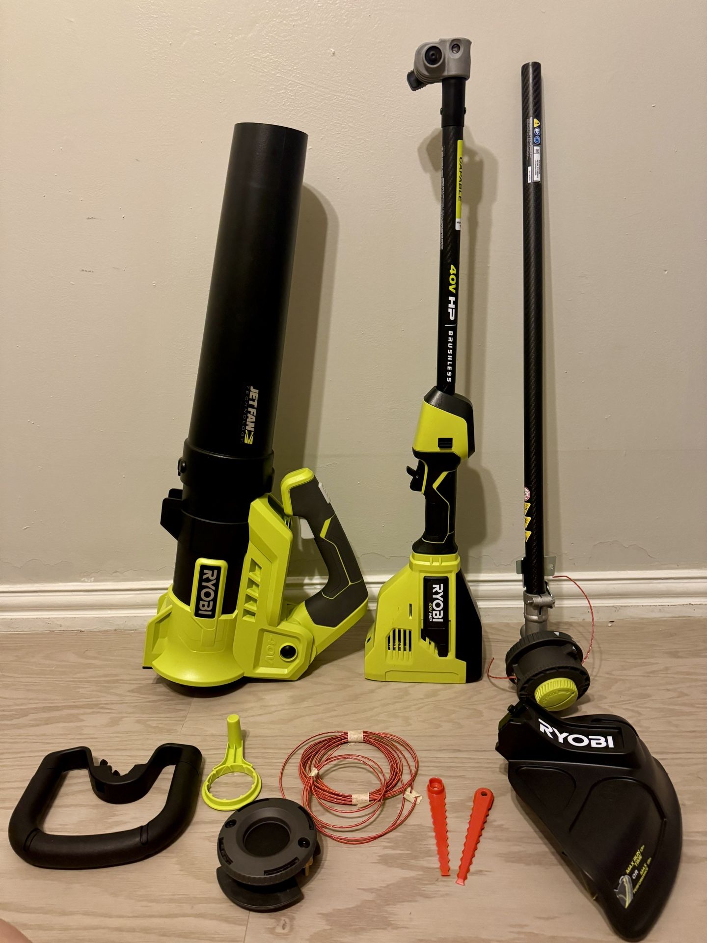 Ryobi RY40408 Cordless Jet Fan Blower & Ryobi RY40009 Brushless Expand-It 40-Volt Lithium-Ion Cordless Weed Trimmer 