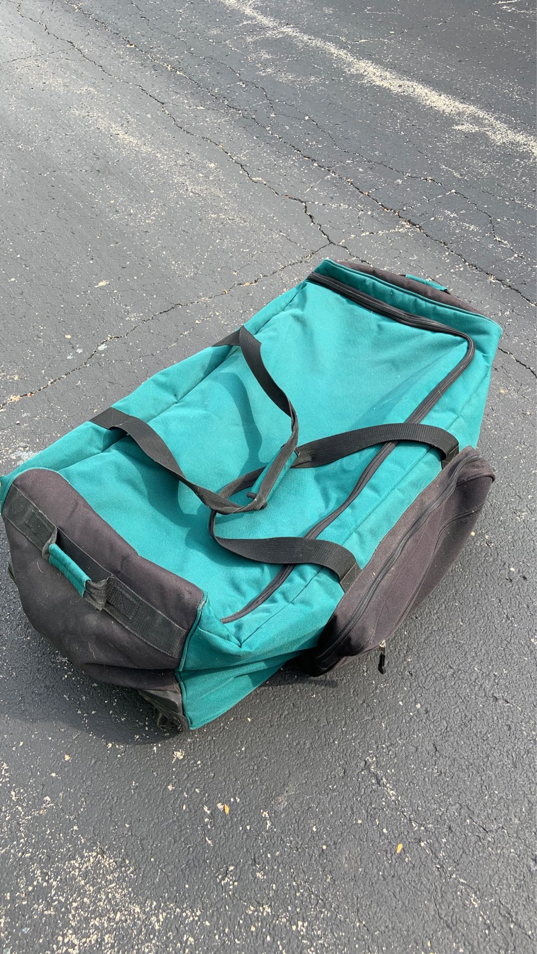 Large Duffle Bag with wheels
