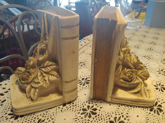 VINTAGE CHALKWARE BOOKENDS PAIR