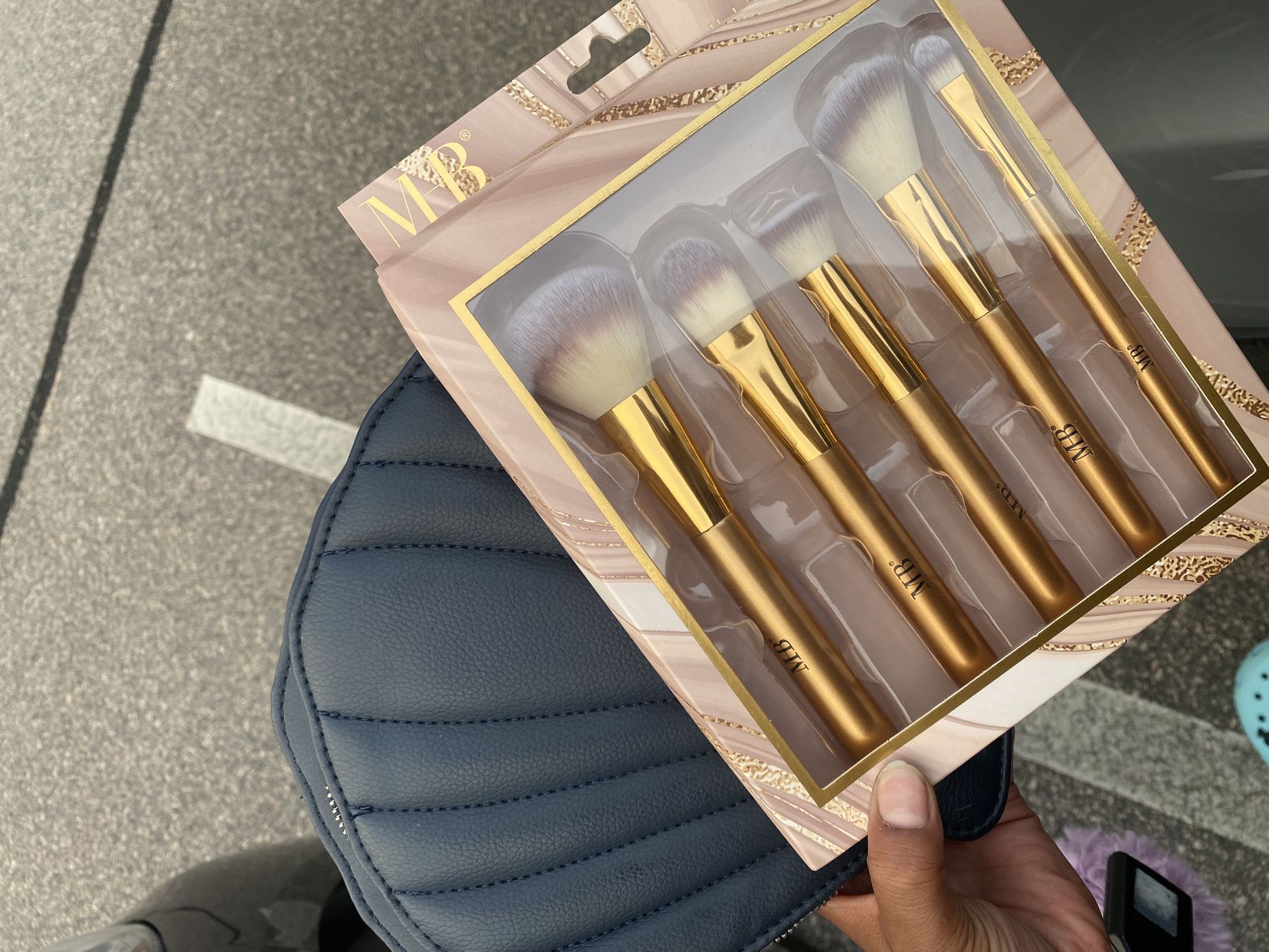 Make up brushes & Sea Shell Case
