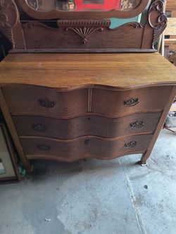 ANTIQUE DRESSER !!