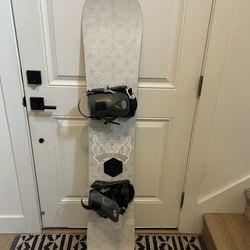 Snowboard - Flow  - 151cm and Nice Bindings - Medium/Large