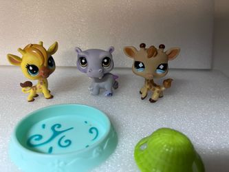 Littlest Pet Shop giraffe and hippo  Littlest Pet Shop #122 Giraffe