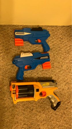 3 Nerf guns (2 Jaguars)