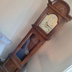 Pedestal Antique Clock