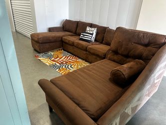 BROWN SECTIONAL COUCH + LOUNGE W/ FREE DELIVERY