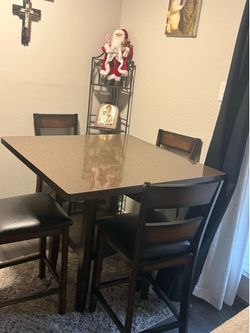 MOVING SALE – DINING TABLE SET