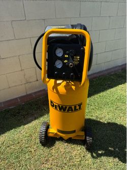 DEWALT.GENERATOR..225psi..5.0 SCFM..1.6 running motor 15 gallon tank.. used like 3 months mint condition…$400