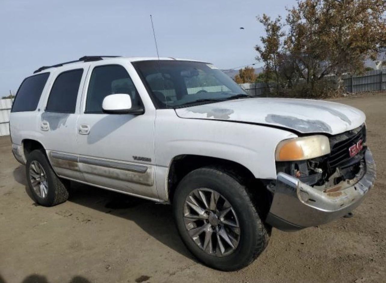 02 GMC Yukon For Parts