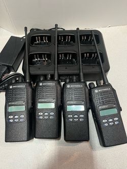 4 X Motorola HT1250 LS+ UHF 4w 16CH Two Way Radio Set With Gang Charger