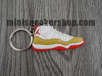 FLAT SILICON SNEAKER KEYCHAIN JORDAN 11 - TWO RINGS